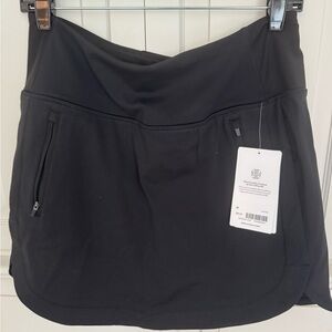 Athleta black golf skort
16” length
Sz med